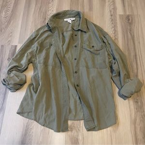 VTG Jonathan Martin 100% silk button up shirt • women’s medium